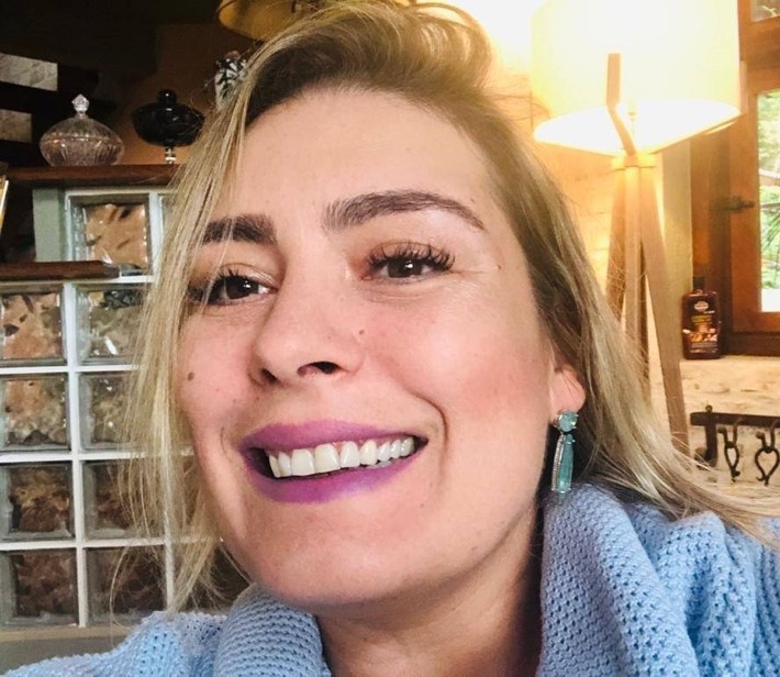 diz, Priscila Gali, Coordenadora