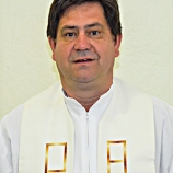 diz, padre Carlos Roberto Vicente