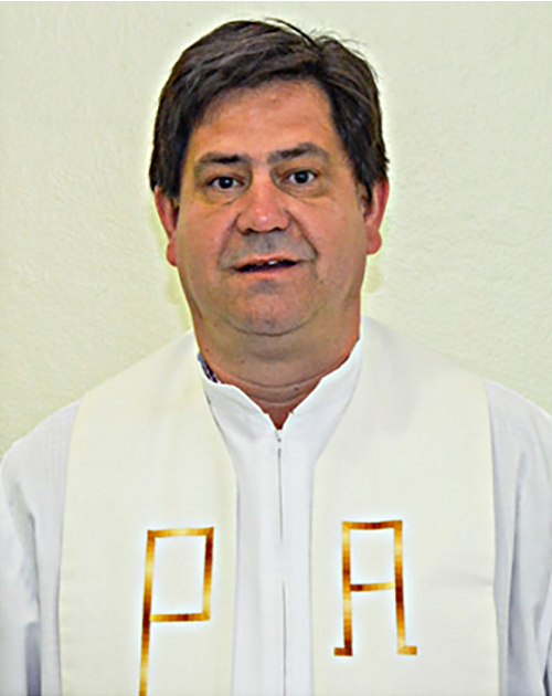 diz, padre Carlos Roberto Vicente