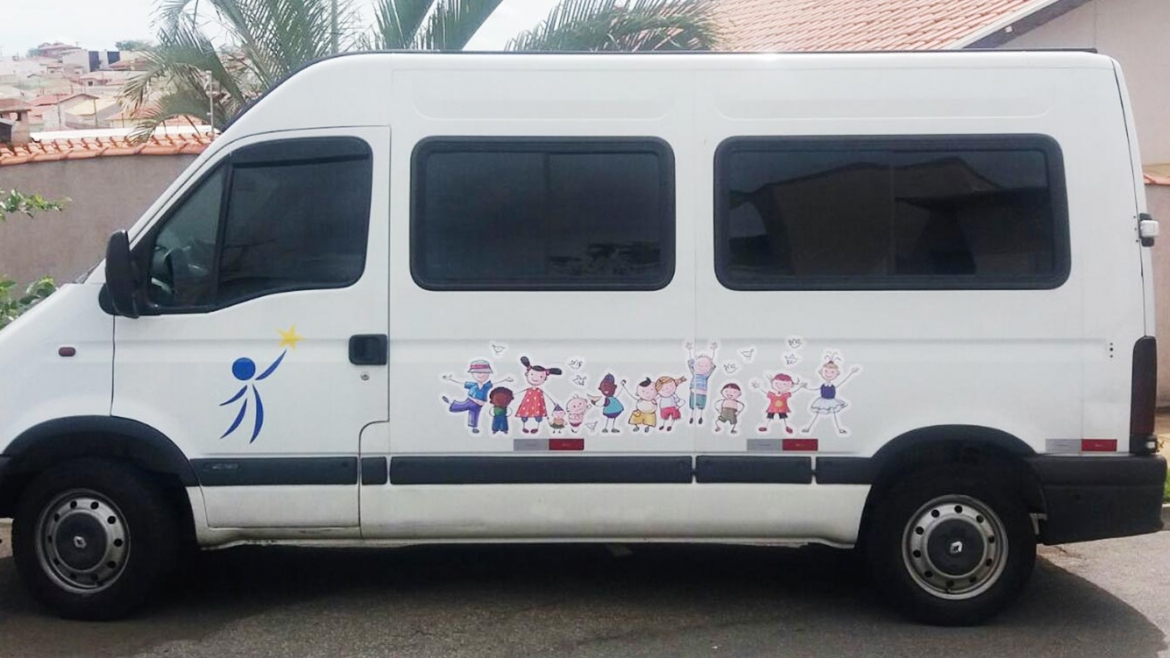 Chegada da nova van à Camid